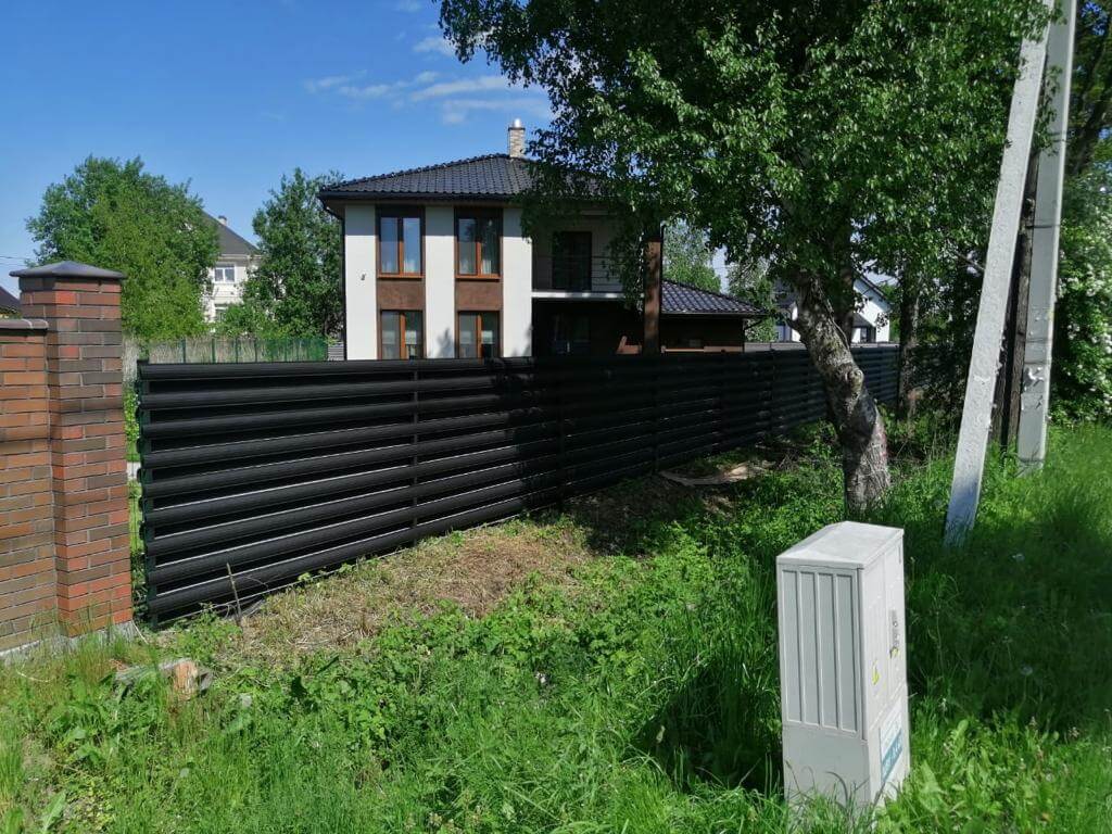 забор из штакетника Черный Стальной Бархат фото3 в Переславле-Залесском