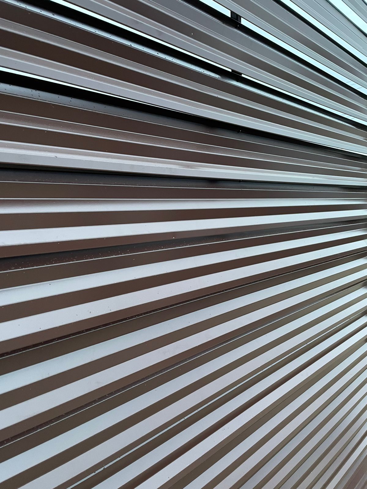 забор-жалюзи с ламелями Елочка шоколад фото8 в Переславле-Залесском