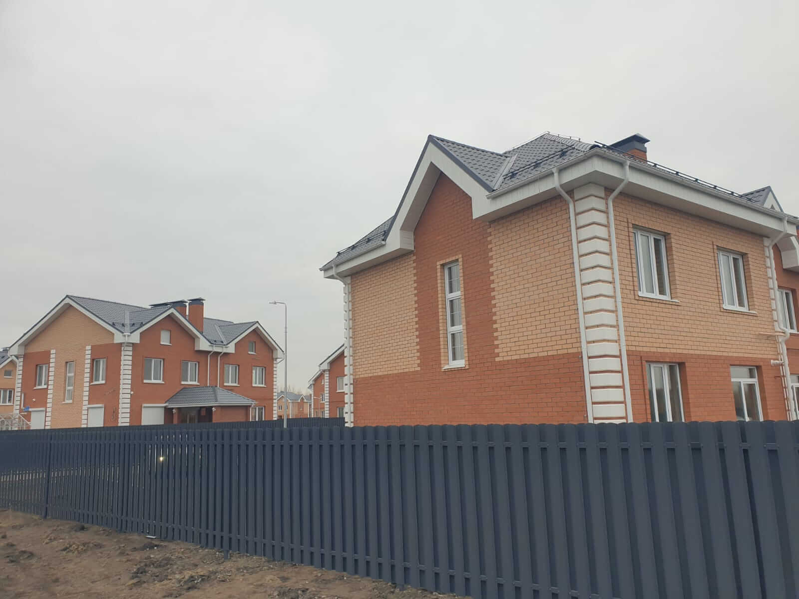 Забор из штакетника 230м Серый Графит фото1 в Переславле-Залесском