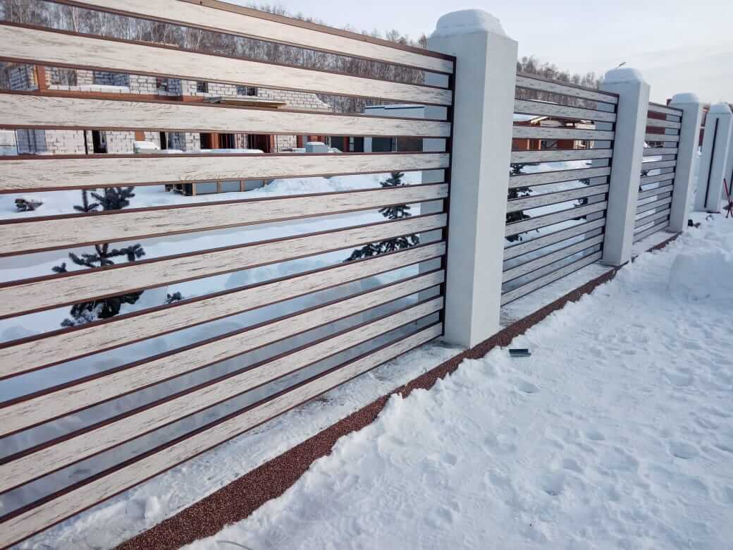 забор-ранчо из металлопланкена 130м каштан красный + беленый дуб фото1 в Переславле-Залесском