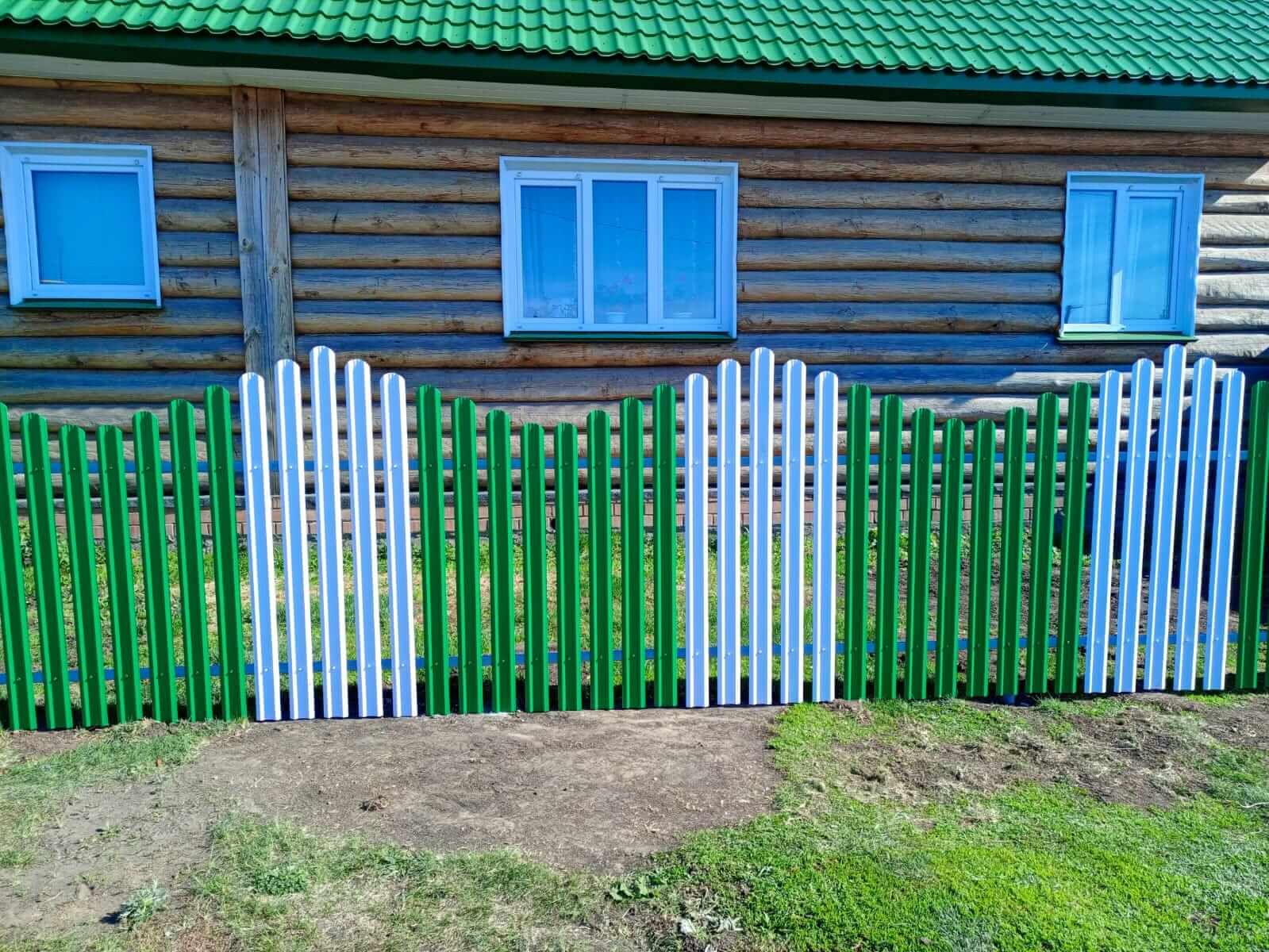 Забор из штакетника 18м в двух цветах RAL9003 Белый + RAL6029 Зеленая Мята в Переславле-Залесском