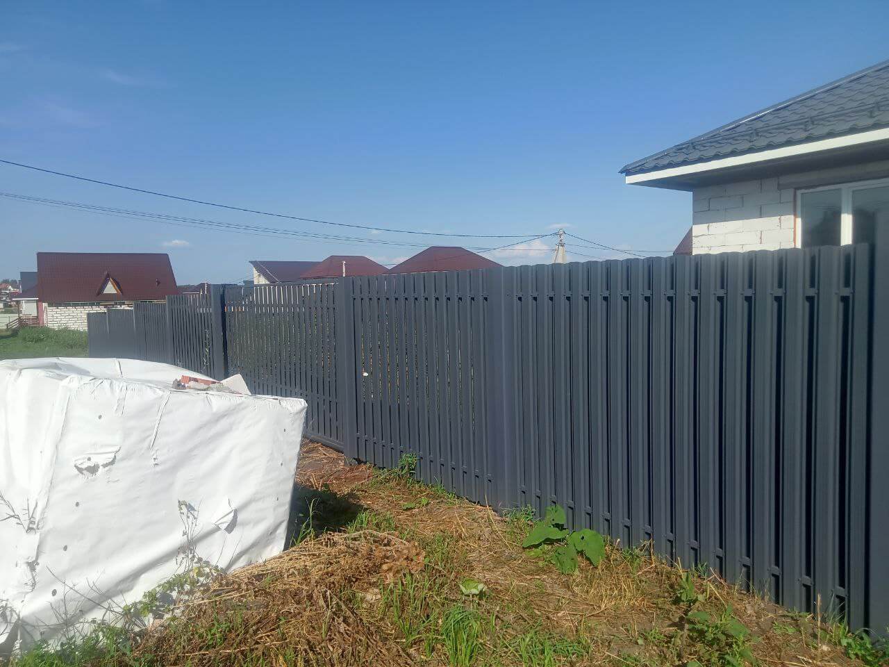 Забор из евроштакетника 21м RAL7024/7024 Серый Графит двусторонний фото 3 в Переславле-Залесском