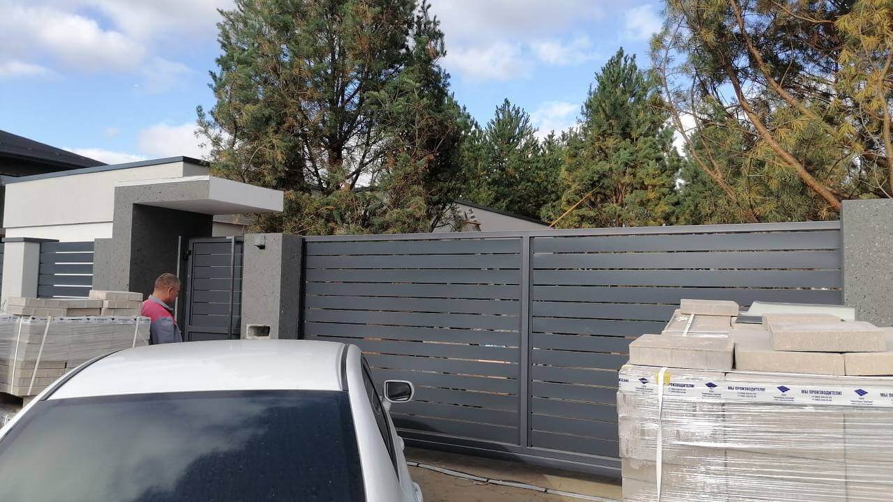 Забор-ранчо из металлопланкена 36м RAL7024 Серый Графит фото 3 в Переславле-Залесском
