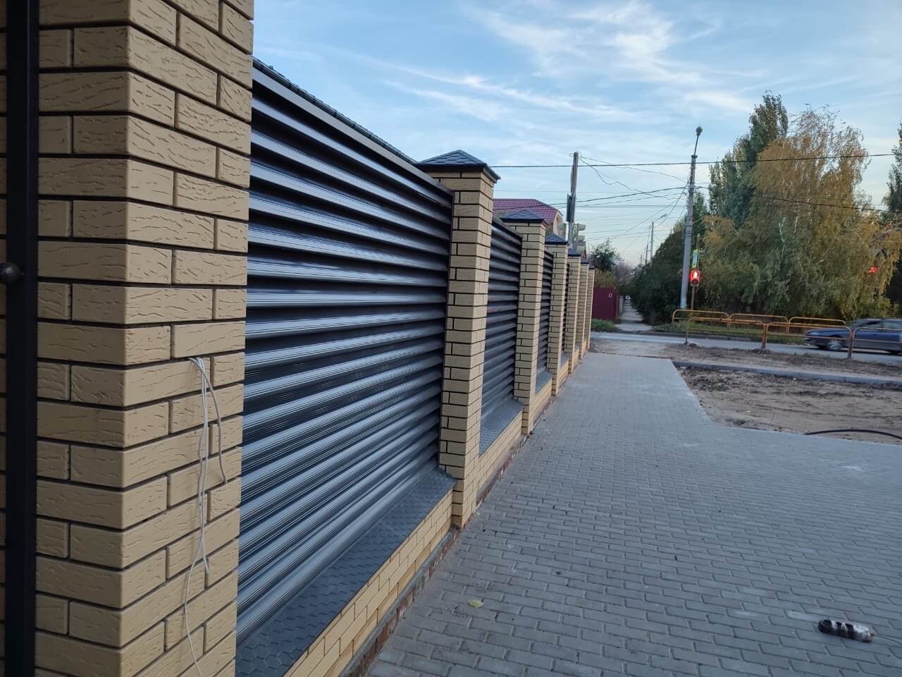 Забор-жалюзи с ламелями Еврожалюзи 16м RAL7024/7024 Серый Графит двусторонний фото 2 в Переславле-Залесском