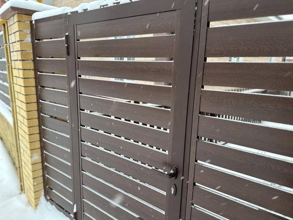 Забор-ранчо из металлопланкена 34м Мореный Дуб Printech фото 1 в Переславле-Залесском