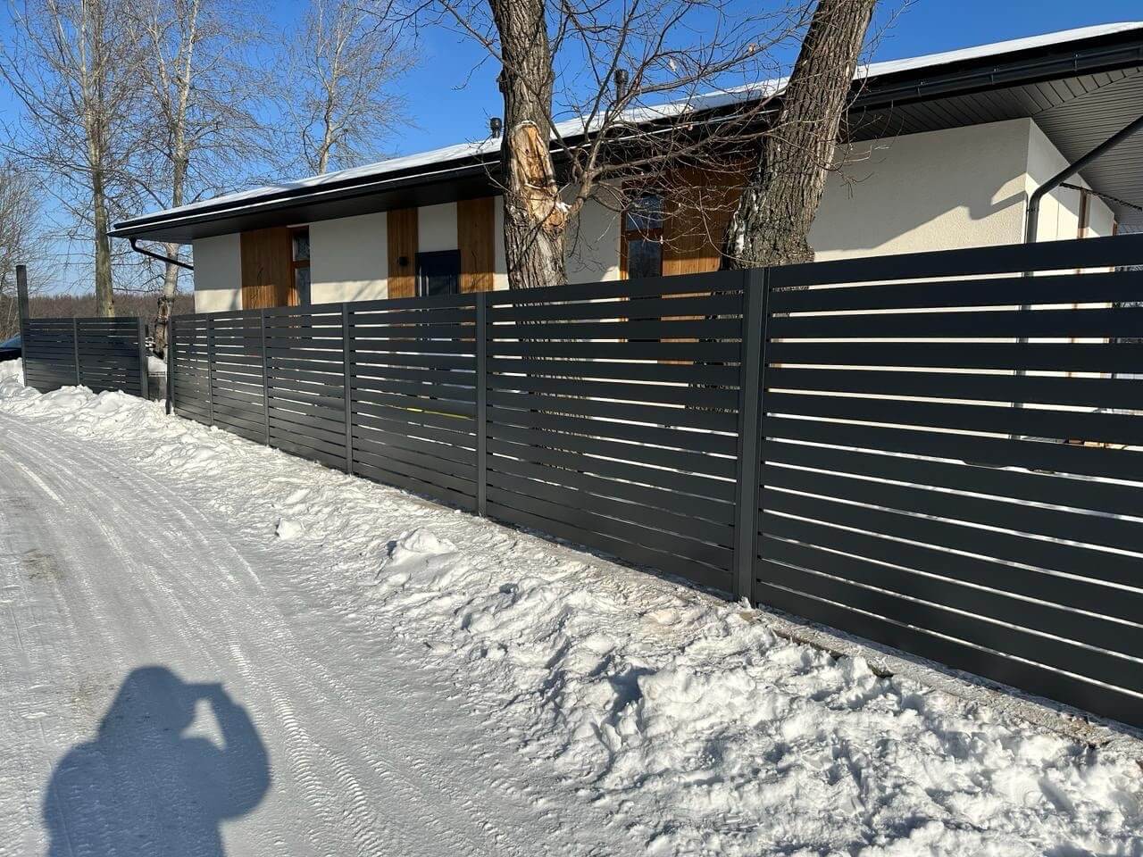 Забор-ранчо из металлопланкена 37м RAL7024 Серый Графит фото 1 в Переславле-Залесском