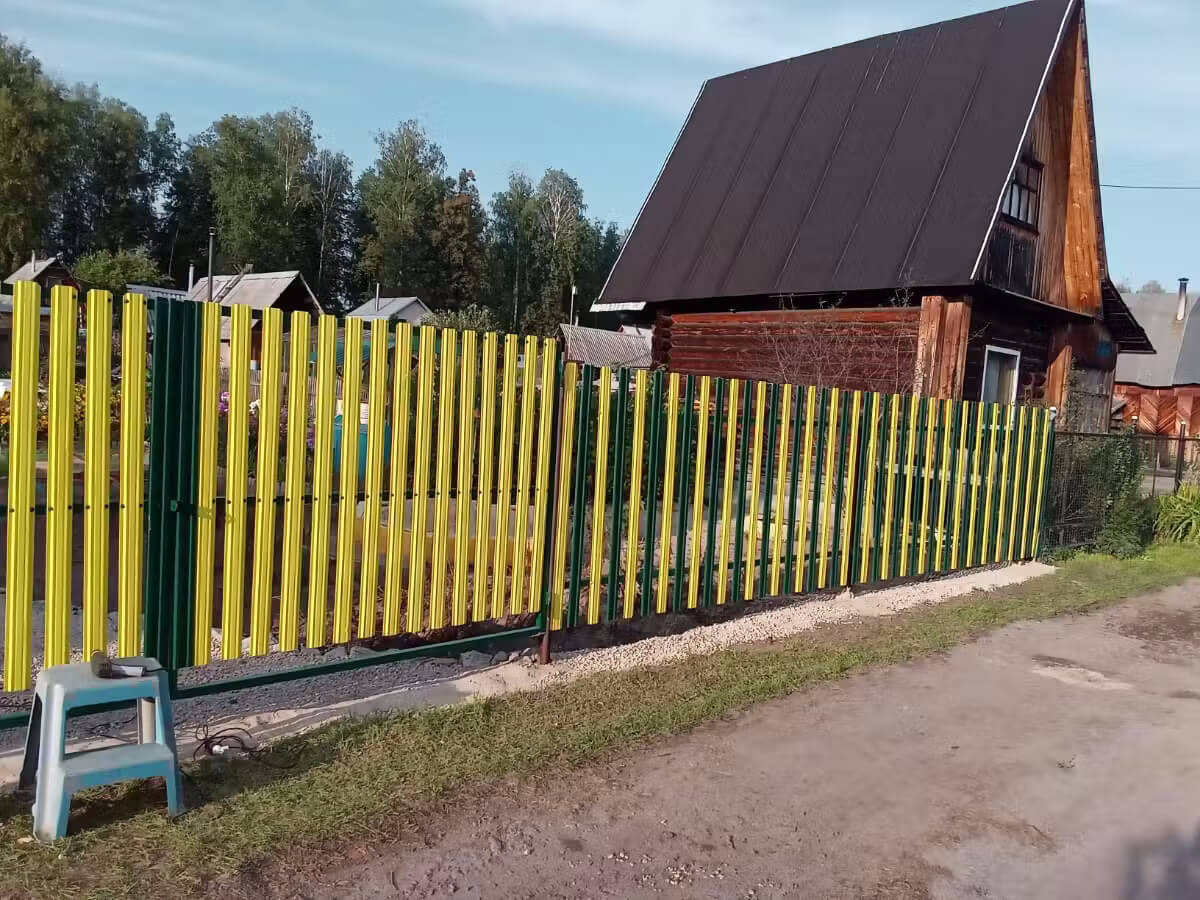Забор из евроштакетника 13м RAL1018 Желтый фото 3 в Переславле-Залесском
