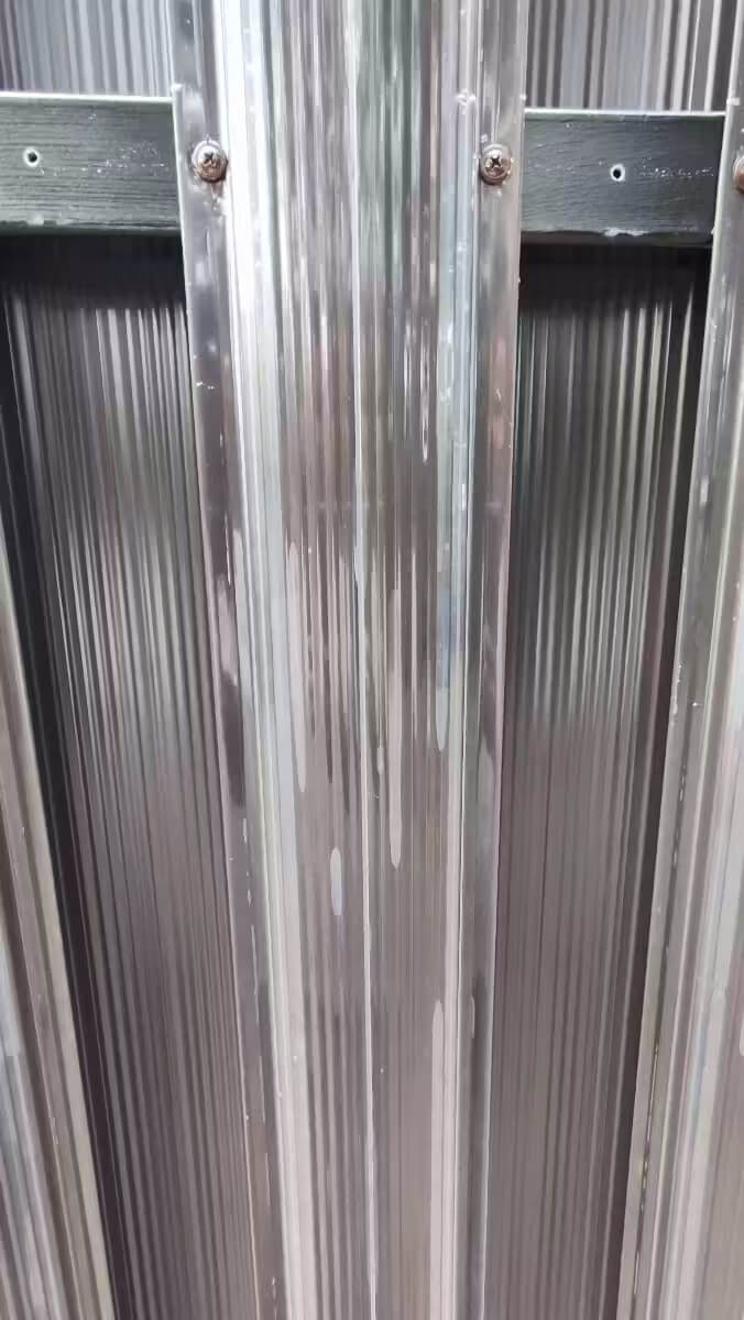 Забор из евроштакетника 22м RAL8019/8019 Темный Шоколад двусторонний фото 3 в Переславле-Залесском