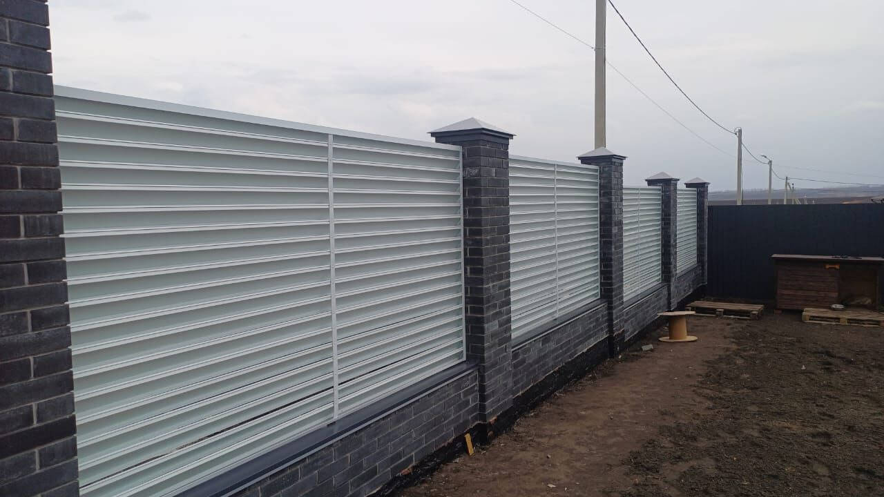 Забор-жалюзи из ламелей ЭКО-Z 94м RAL9003/9003 Белый двусторонний фото 1 в Переславле-Залесском