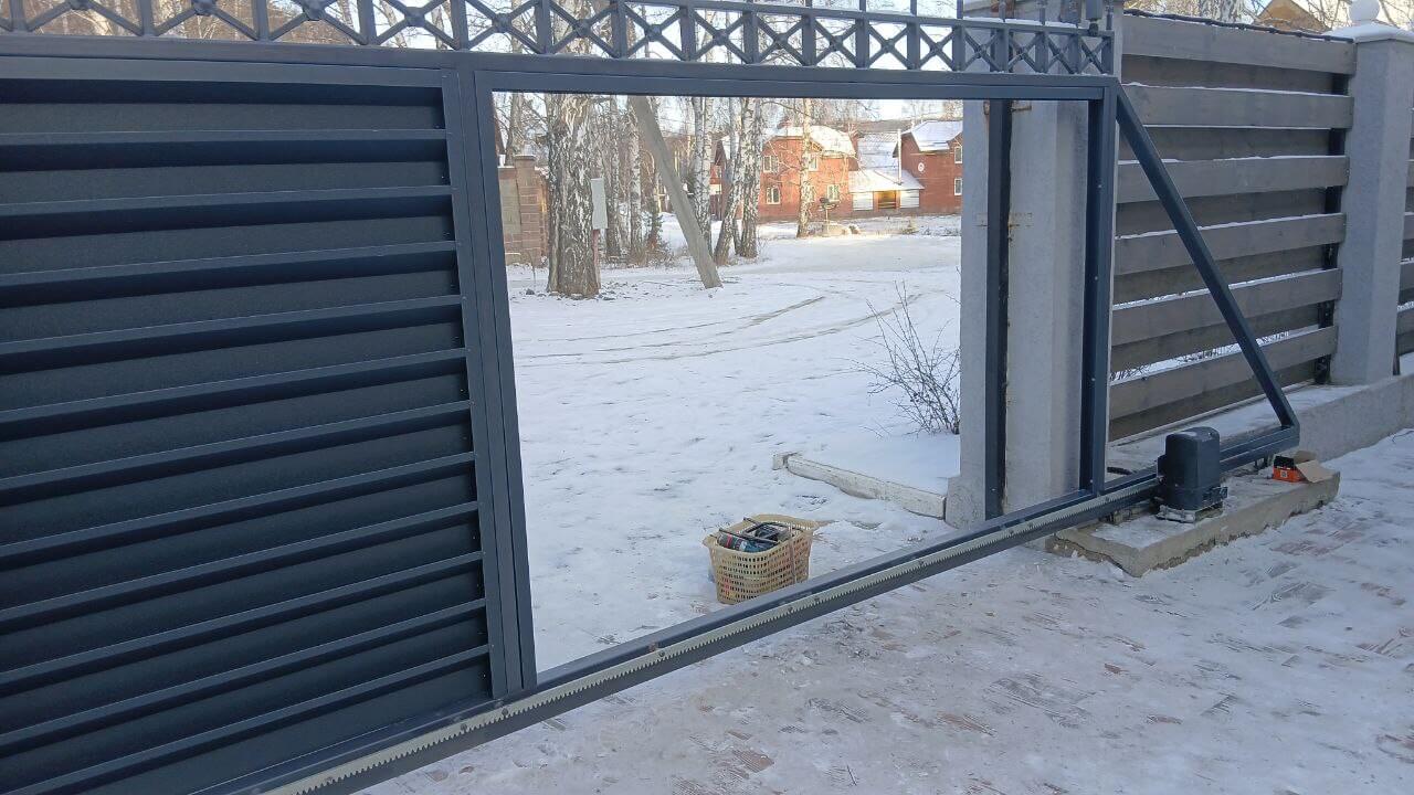 Входная группа из ламелей Хай-Тек RAL7024/7024 Серый Графит двусторонний МАТТЕ фото 10 в Переславле-Залесском