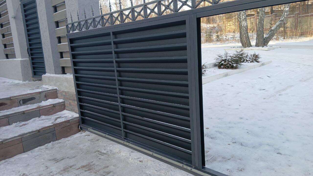 Входная группа из ламелей Хай-Тек RAL7024/7024 Серый Графит двусторонний МАТТЕ фото 16 в Переславле-Залесском