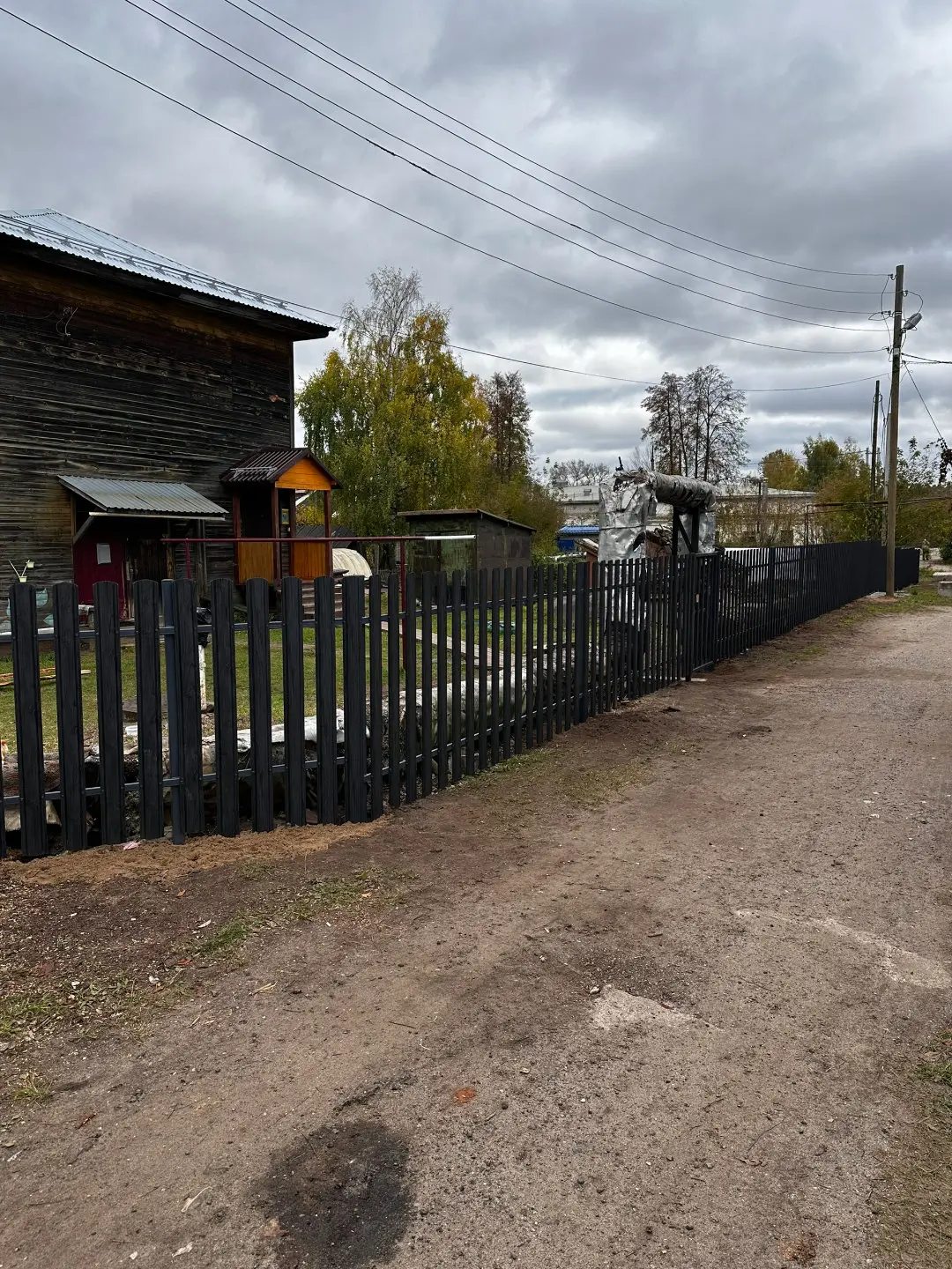 Забор из евроштакетника 63м Черное Дерево 3D Принтек фото 3 в Переславле-Залесском
