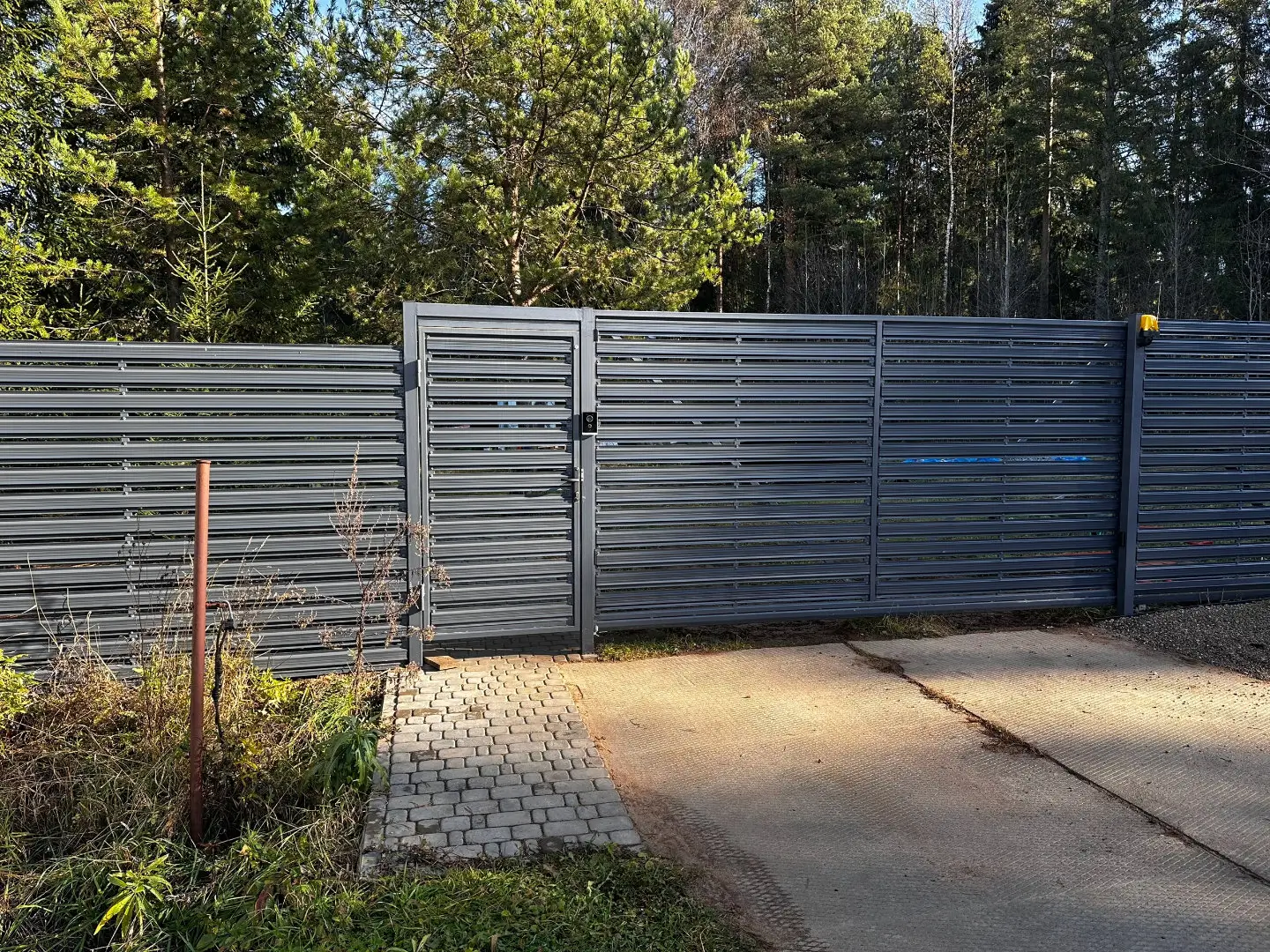 Забор-ранчо из евроштакетника 10м RAL7024 Серый Графит в Переславле-Залесском
