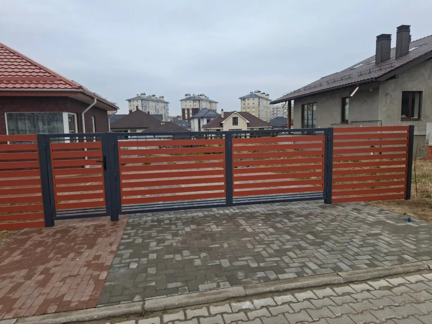 Забор-ранчо из металлопланкена 18м RAL8004 Терракотовый фото 2 в Переславле-Залесском